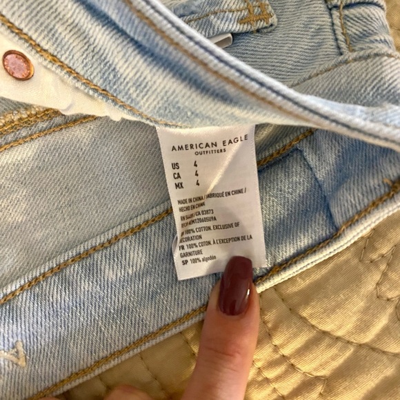 American Eagle Distressed Jean Short BNWT - Picture 8 of 8